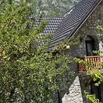 Stonehouse Guest house