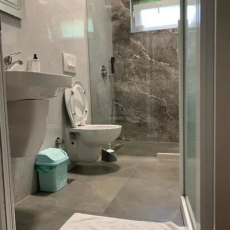 Stonehouse ヴァルボナ