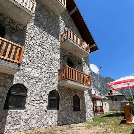 Stonehouse Penzion 3*