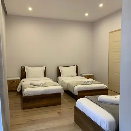 Stonehouse 3* ヴァルボナ