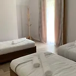 Stonehouse ゲストハウス 3*
