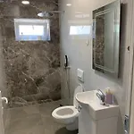 Stonehouse Πανσιόν Βαλμπόνα