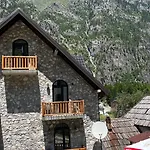 Stonehouse 3* 瓦勒博内
