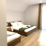 Stonehouse 招待所
