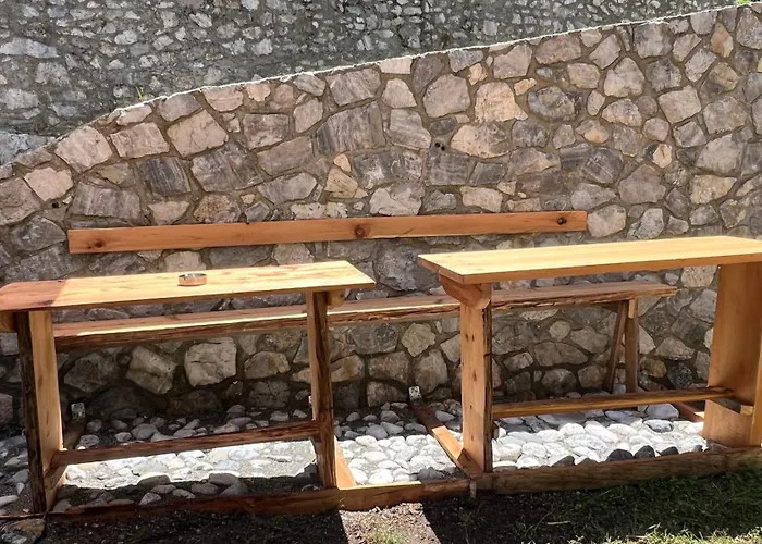 Pensión Stonehouse 3*